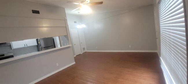 Building Photo - 608 W 51st St