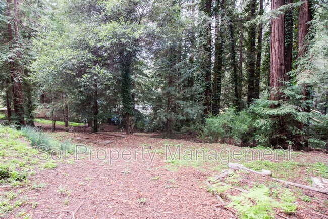 Building Photo - 153 Pine Ave