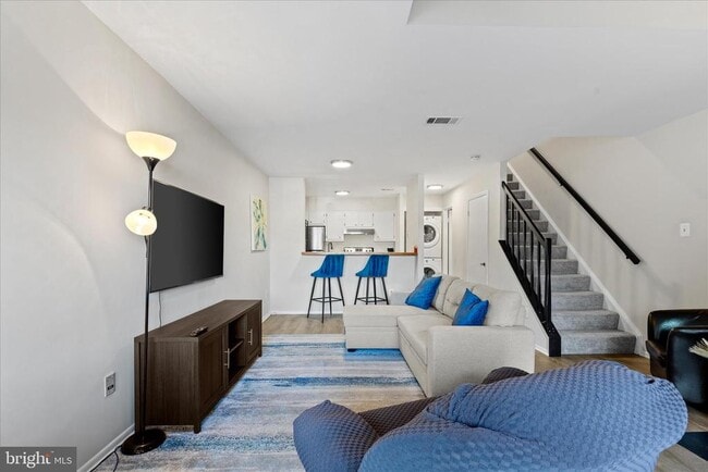 Building Photo - 3911 Woodhue Pl