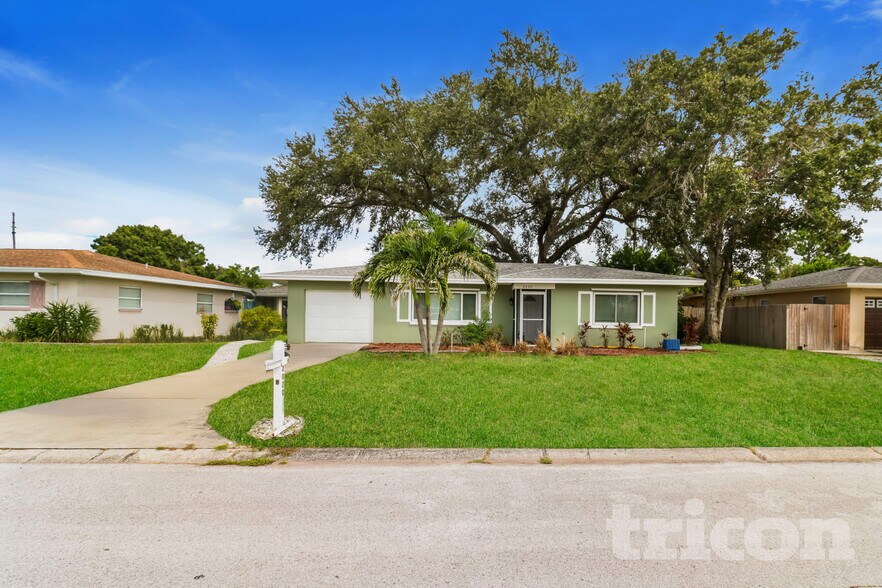 Primary Photo - 2020 Magnolia Dr