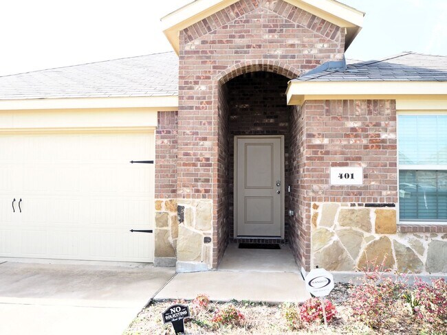 Building Photo - 401 Wilson Way