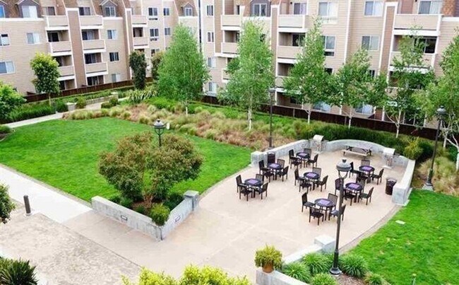 Building Photo - Largest 1-Bedroom Layout with In Unit Laundry