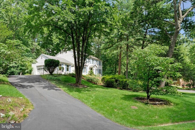 Building Photo - 2305 Acton Dr