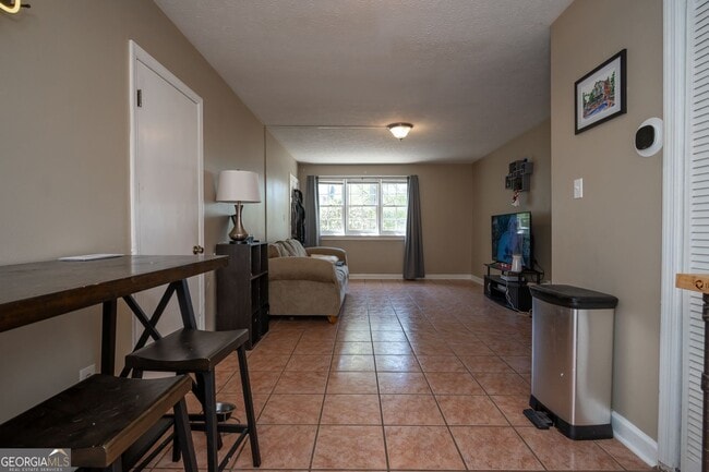 Building Photo - 935 Baxter St