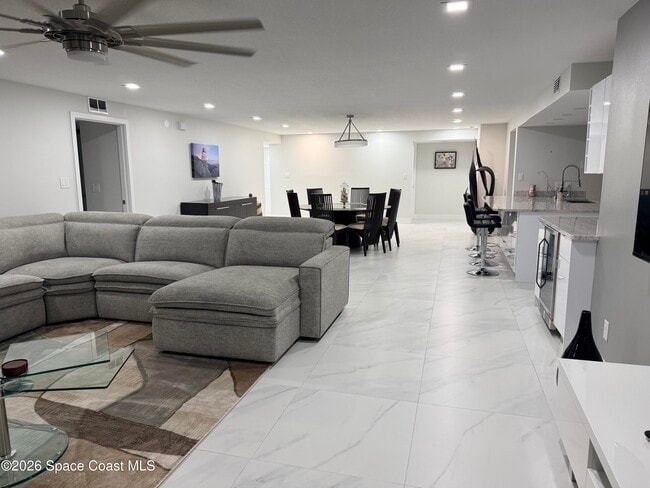 Building Photo - 3223 S Atlantic Ave