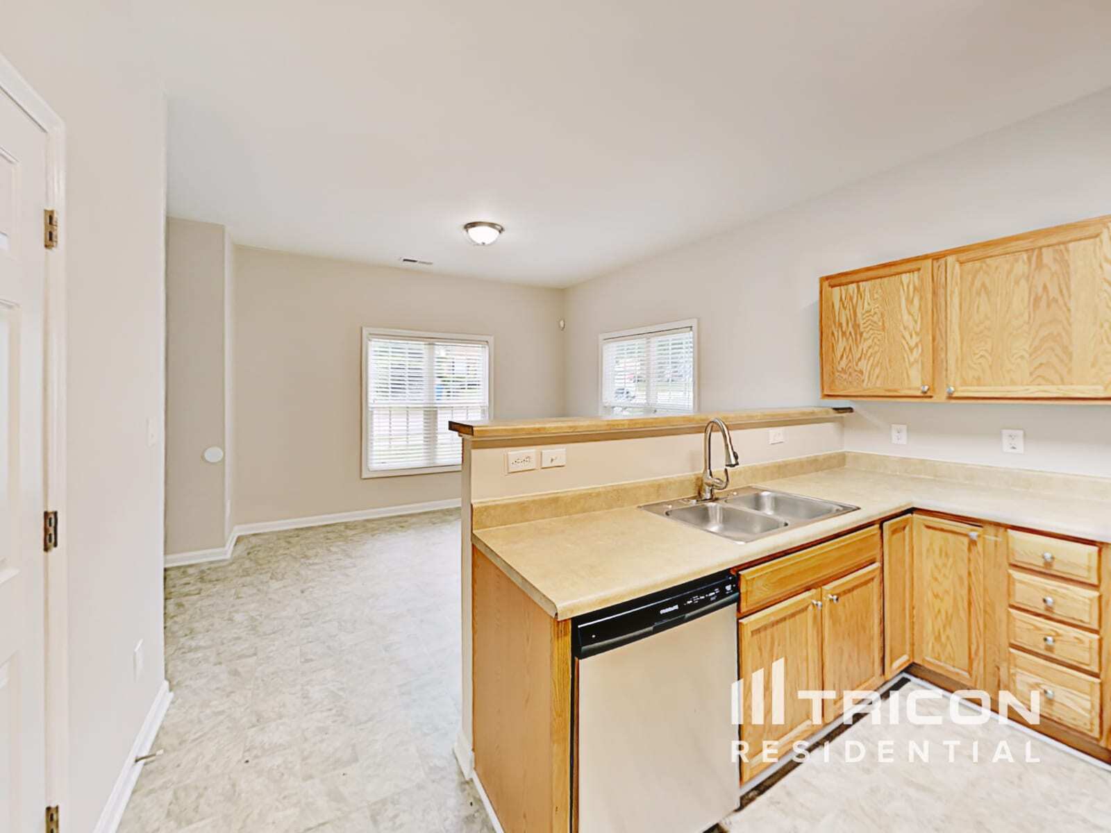 Building Photo - 5513 Landreaux Dr
