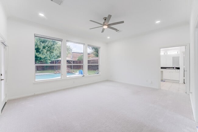 Building Photo - 7906 Del Monte Dr
