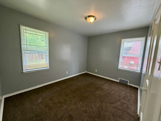 Building Photo - Section 8 Ready Completely Renovated 3-Bedroom Home for Lease - Call (313)429-3244