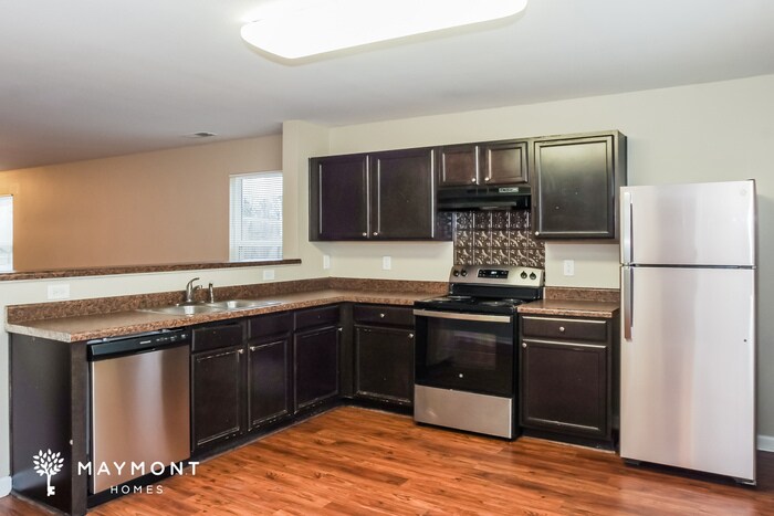 Building Photo - 100 Foxford Ln