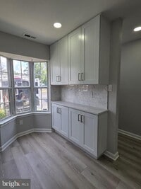 Building Photo - 8531 Southlawn Ct