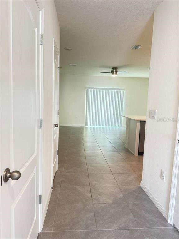 Building Photo - 1960 Tamarack Pass