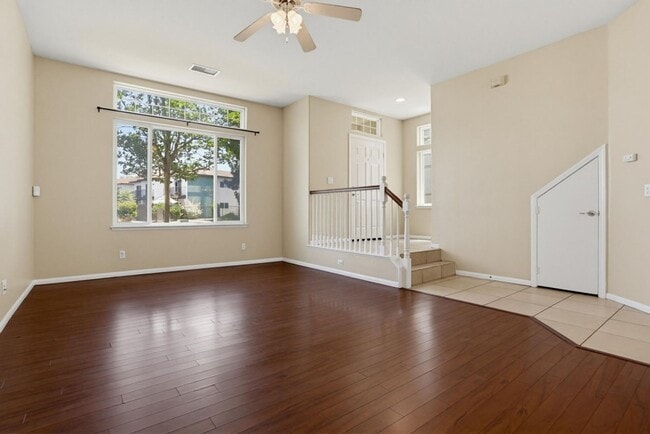 Building Photo - 3 Bedroom Home Available Now!