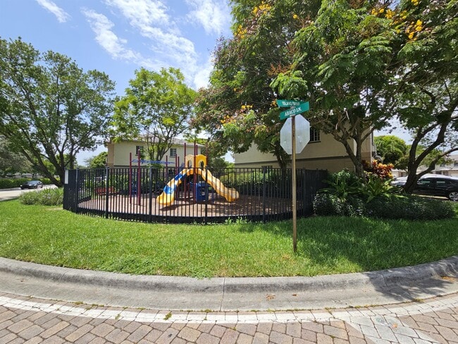 Building Photo - 2014 Marsh Harbor Dr