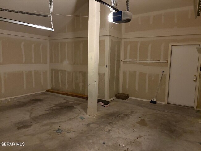 Building Photo - 2992 Tierra Limon Dr
