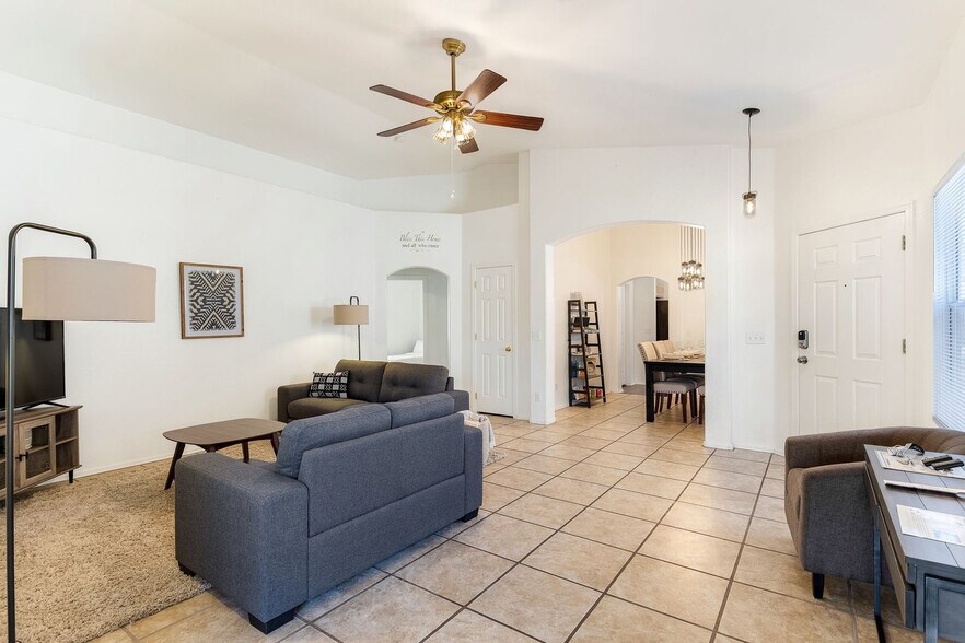 Building Photo - 7435 W Sonesta Dr