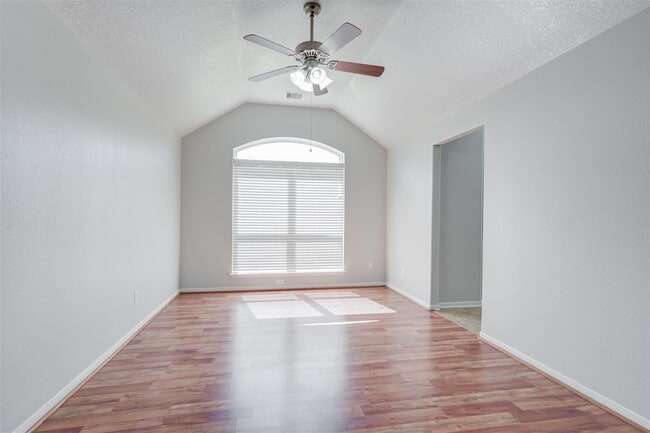 Building Photo - 18823 Elm Square Ct
