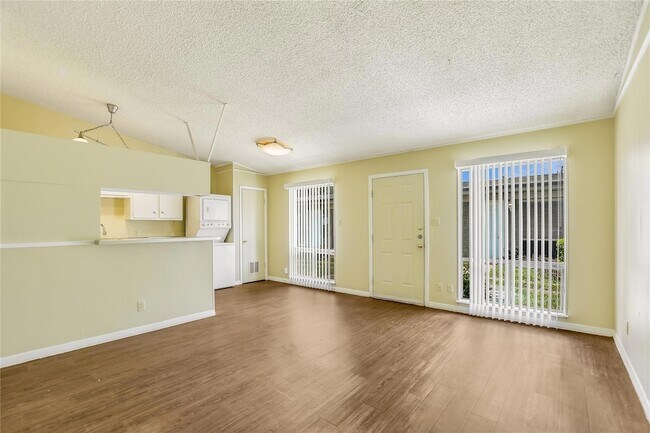 Building Photo - 612 W 51st St