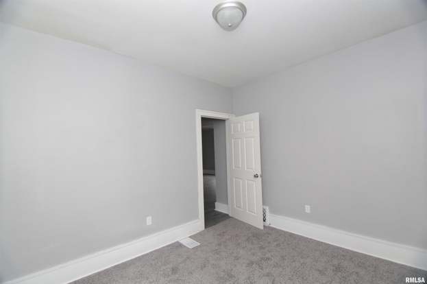 Building Photo - 1124 18th Ave