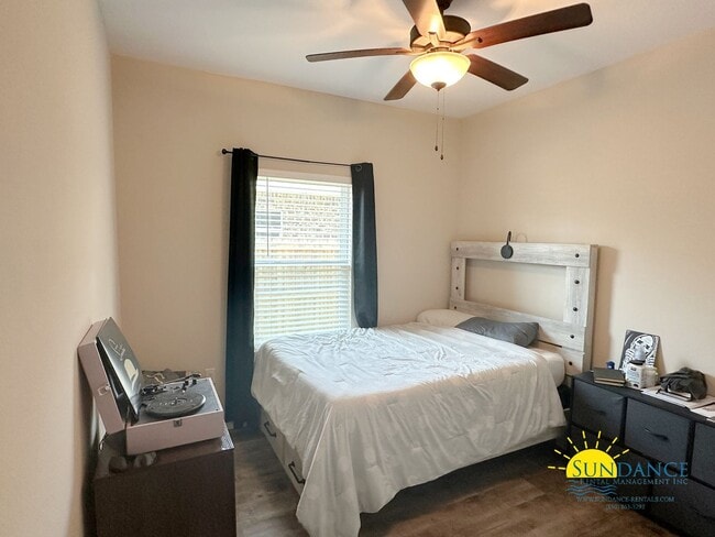 Building Photo - Beautiful 3 Bedroom Home in Milton!