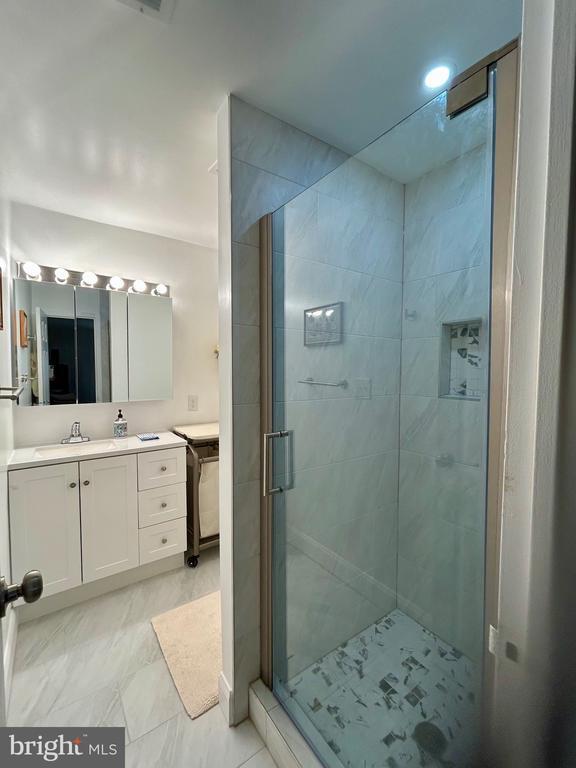 Building Photo - 18624 Walkers Choice Rd