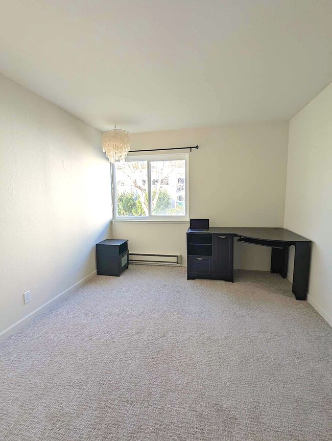 Second Room (furniture NOT included) - 1067 Shell Blvd