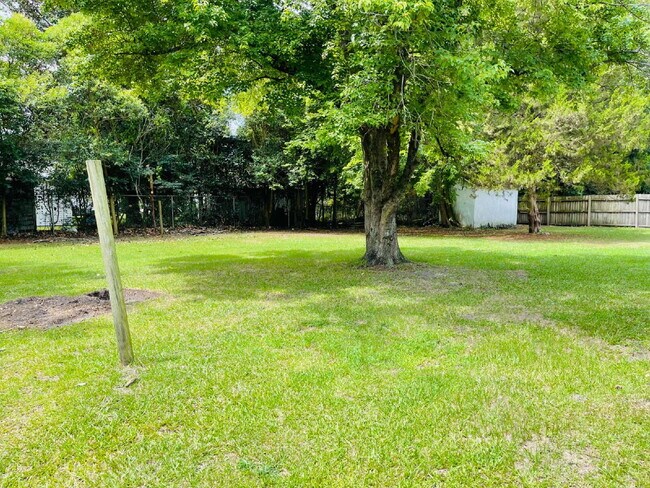 Building Photo - ADORABLE BRICK RANCH IN LAGRANGE *3 BR, 1 BA* NEWLY RENOVATED