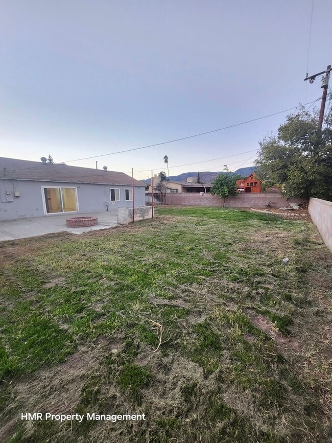 Building Photo - Beautiful remodel 3 bed 2 bath house