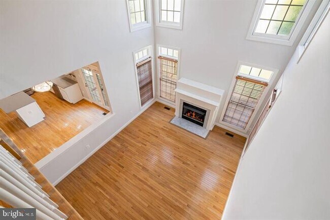 Building Photo - 2038 Madrillon Rd