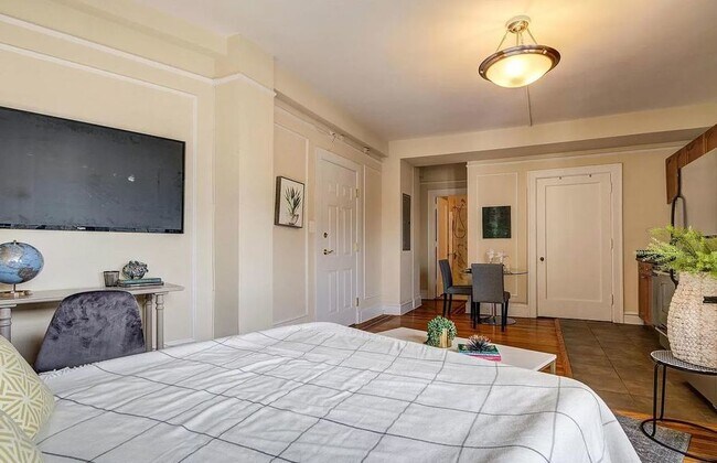 Building Photo - 1613 Harvard St NW