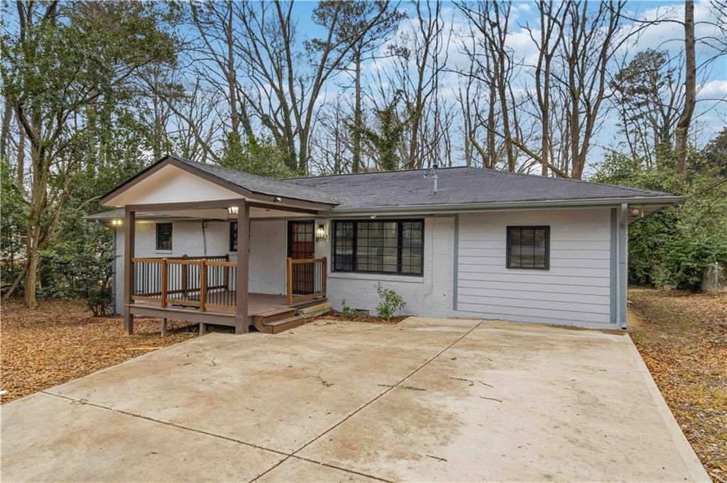 Building Photo - 2953 Meadowview Dr SE