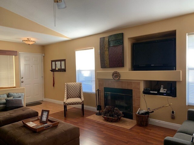 Building Photo - 973 Naples Dr