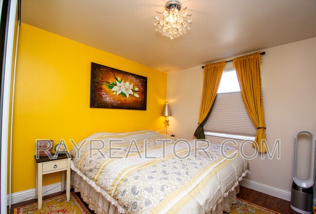 Building Photo - 40 Encina Ave