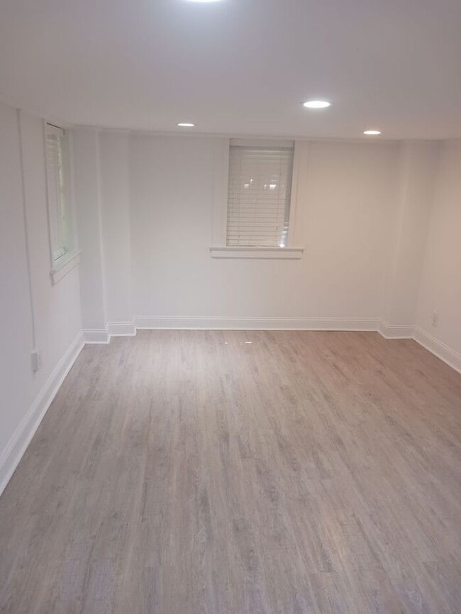 Building Photo - Come Lease at Virginia Highland/Morningside! Don’t miss this amazing offer!