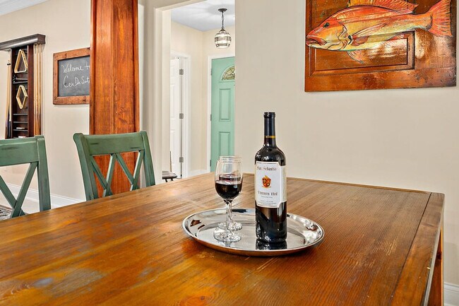 Building Photo - 27 Desoto Pl