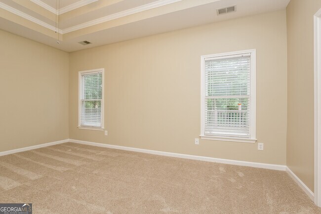 Building Photo - 90 Observatory Dr