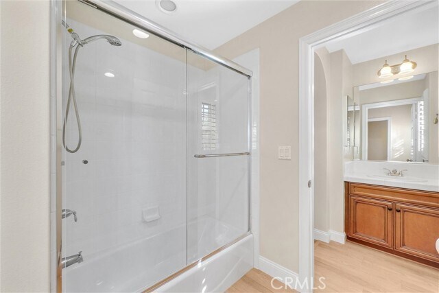 Building Photo - 31 Cezanne