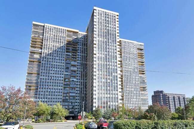 Building Photo - 200 Winston Dr