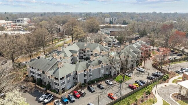 Building Photo - 226 Queens Rd