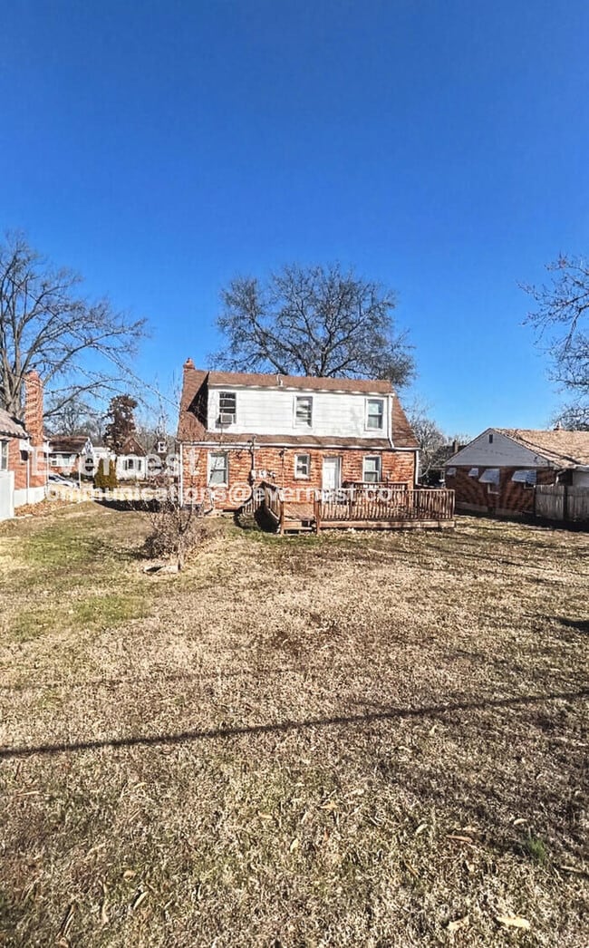 Building Photo - University City Charm Meets Modern Comfort / 4 Beds & 2 Baths / Available Now!