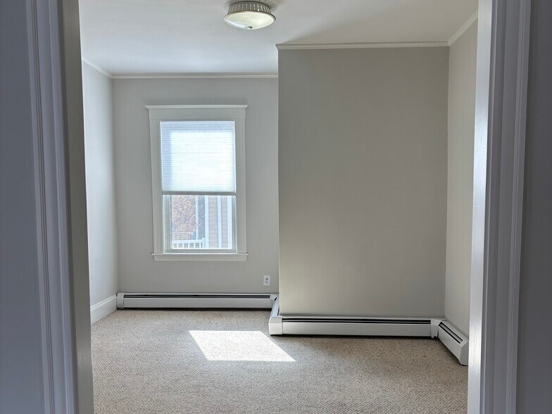 Building Photo - 94 Columbia Park