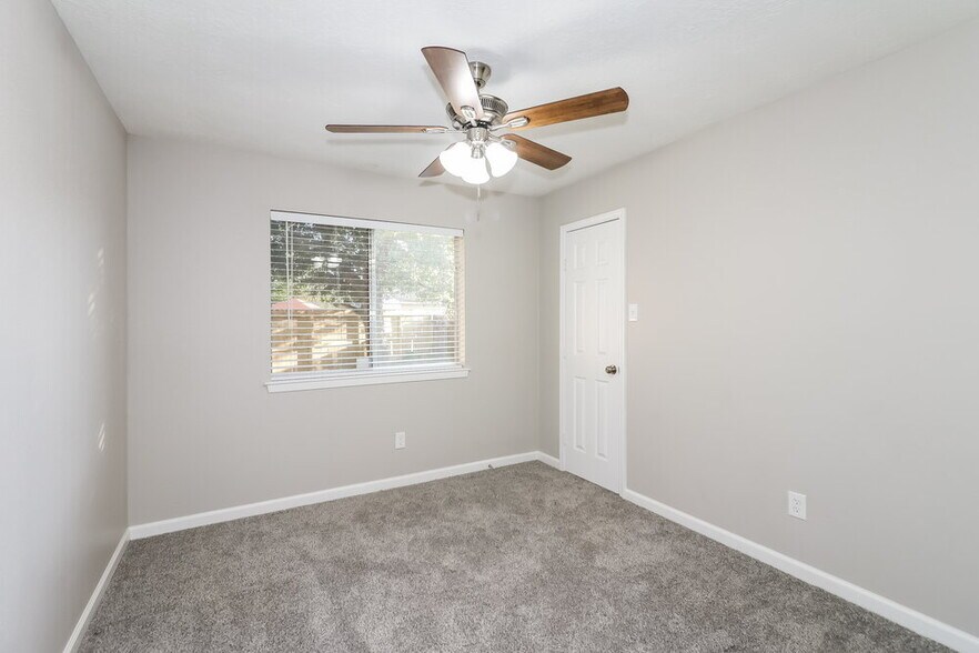 Building Photo - 16751 Dew Drop Ln