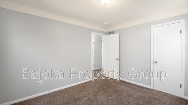 Building Photo - 6703 Campbell St