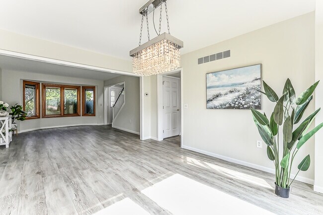 Building Photo - 2400 Rockport Ct