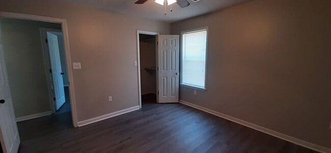 Building Photo - 119 Autumn Cove