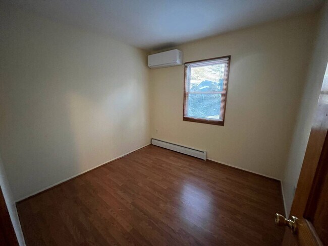 Building Photo - 503 Canal Rd