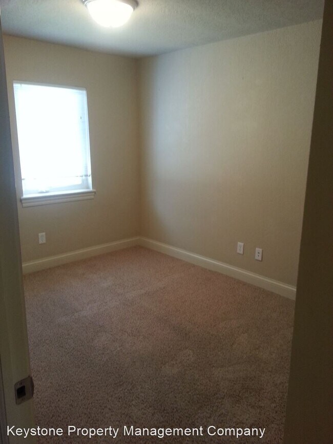Building Photo - 2 br, 1 bath House - 201 Grandview Court