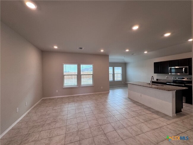 Building Photo - 1104 Prairie Clover Rd