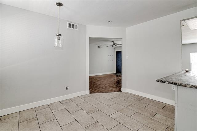 Building Photo - 614 Blueberry Ln
