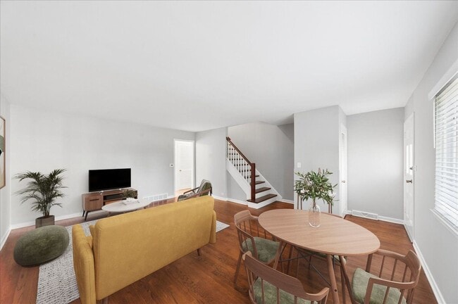 Building Photo - 1332 Greenwillow Ln