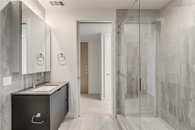 Building Photo - 44 East Ave